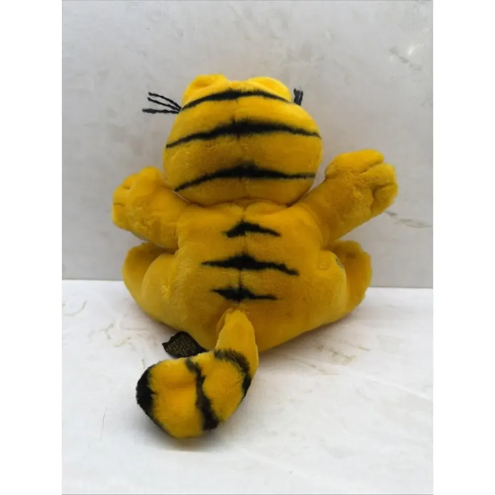 Vintage Garfield Window Suction Cup Plush 6” fine toy 1978 Great Condition